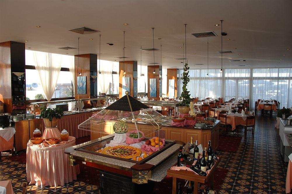 Belair Beach Hotel Ixia  Restaurace fotografie